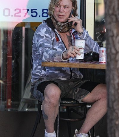 Микки Рурк завещал все свое имущество помощнику Диме