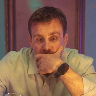 Антон Васильев попытается вырваться из столичной «матрицы» в «Дембеле» Антон Васильев попытается вырваться из столичной «матрицы» в «Дембеле»