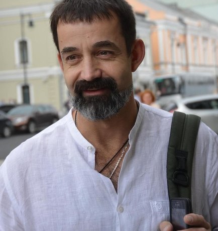 Дмитрий Певцов об уехавших звездах: «Баба с возу – кобыле легче» Дмитрий Певцов об уехавших звездах: «Баба с возу – кобыле легче»