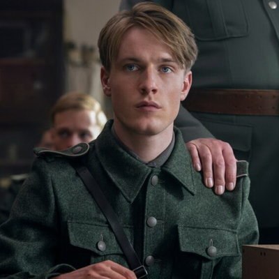 История дружбы слепой французской девушки и юноши-радиста в трейлере &laquo;Весь невидимый нам свет&raquo;