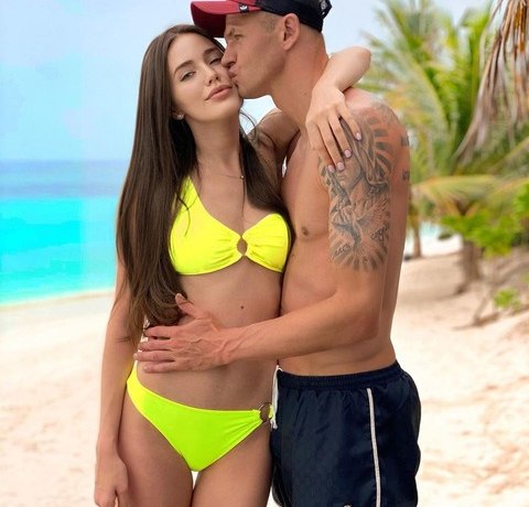 Если б я был султан: три жены Дмитрия Тарасова и тройные проблемы