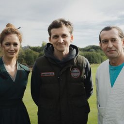 Константин Хабенский и Виктория Исакова станут родителями Алисы Селезневой в &laquo;Сто лет тому вперед&raquo;