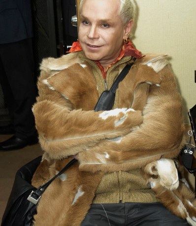 Лишний вес, проблемы с рукой и тревожная кнопка. Как сейчас живет Борис Моисеев после инсультов