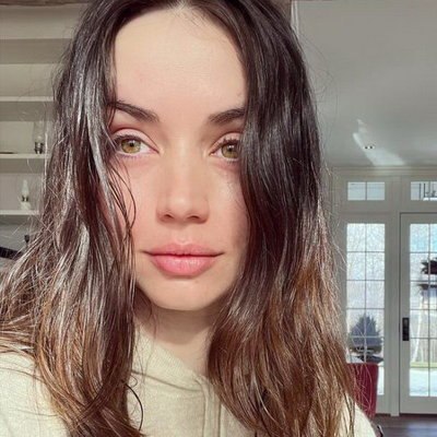 Джуд Лоу и Ана де Армас будут выживать на Галапагоссах в триллере Рона Ховарда