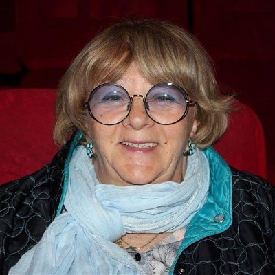 Алла Сурикова расскажет о любви к кино в «Эльдаре» Алла Сурикова расскажет о любви к кино в «Эльдаре»