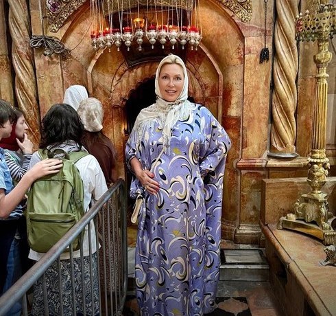 &laquo;Молитесь и чудеса происходят!&raquo;: 46-летняя Наталья Рагозина поделилась фото с округлившимся животом