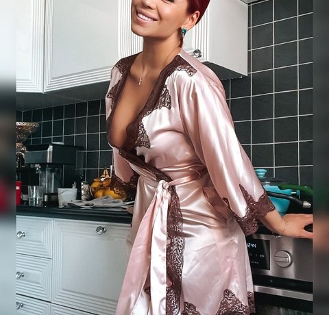 &laquo;Из гусеницы в бабочку!&raquo;: Юлия Салибекова сделала очередную пластику