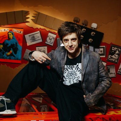 Исполнитель роли Горшка озвучил аудиогид для выставки &laquo;Панк-культура&raquo;