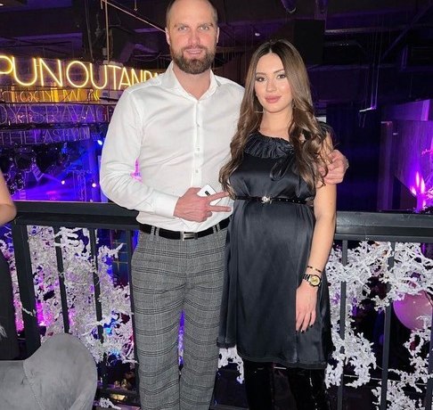 Дочь Александра Серова: &laquo;Учусь избегать конфликтных ситуаций с мужем и не реагировать на негатив&raquo;