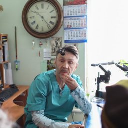 &laquo;Золотые соседи&raquo; Иван Охлобыстин, Сергей Шнуров и Светлана Немоляева пытаются разъехаться из петербу