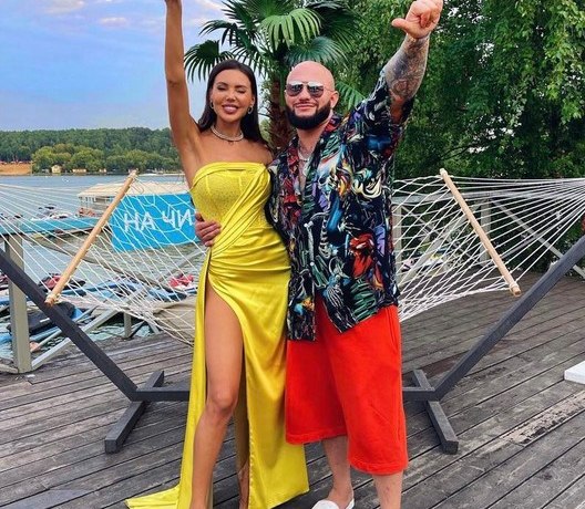 Бассейн, несколько спален, газон. Гигантский дом Самойловой и Джигана в Дубае