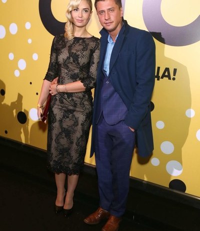 Фанаты уверены, что Павел Прилучный подарил Агате Муцениеце кольцо с огромным бриллиантом