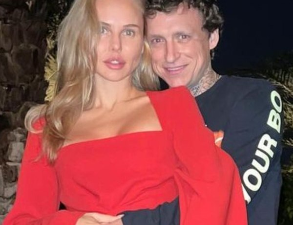 Мамаева пишет, что у жены Павла могут отнять сына, а Черкасов ответил, уедет ли из России. Соцсети з