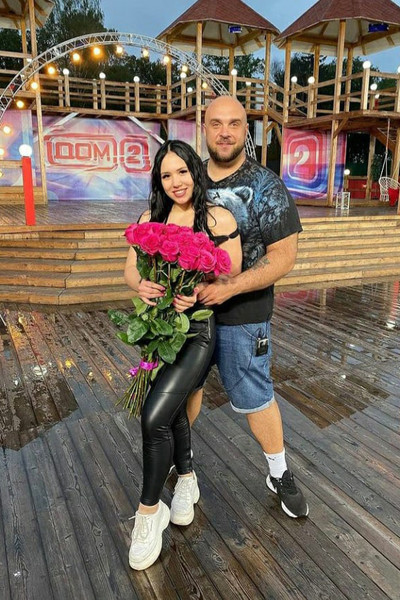 Сейчас Глеб счастлив с новой юной супругой