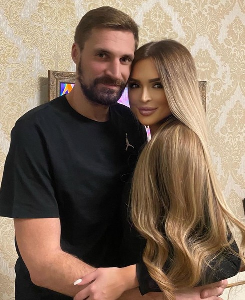 Яна с избранником узаконили отношения